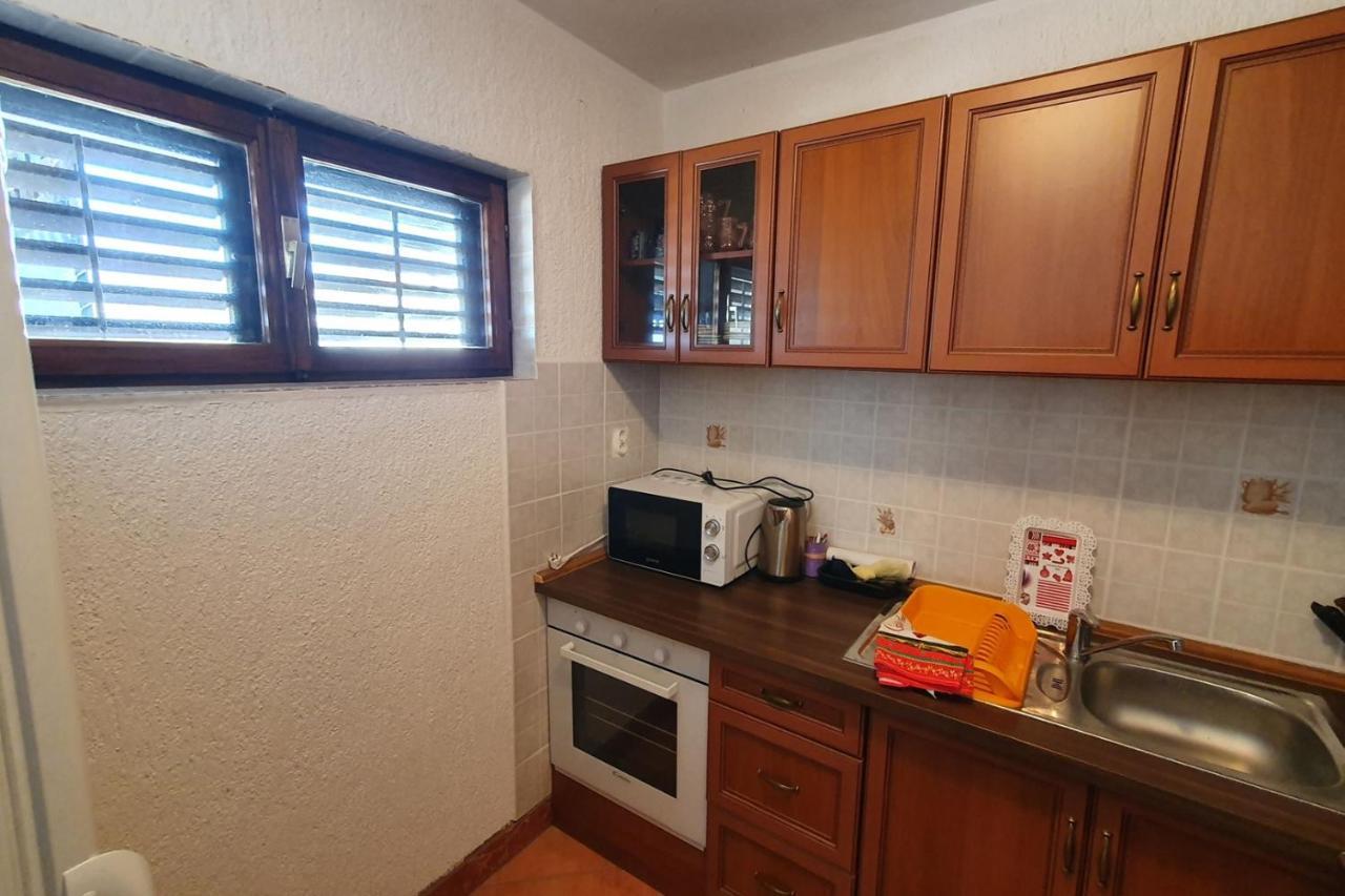 Apartment Mirella For 6 Persons Located In Central Istria Gradinje Dış mekan fotoğraf