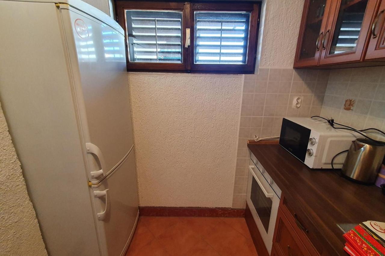 Apartment Mirella For 6 Persons Located In Central Istria Gradinje Dış mekan fotoğraf