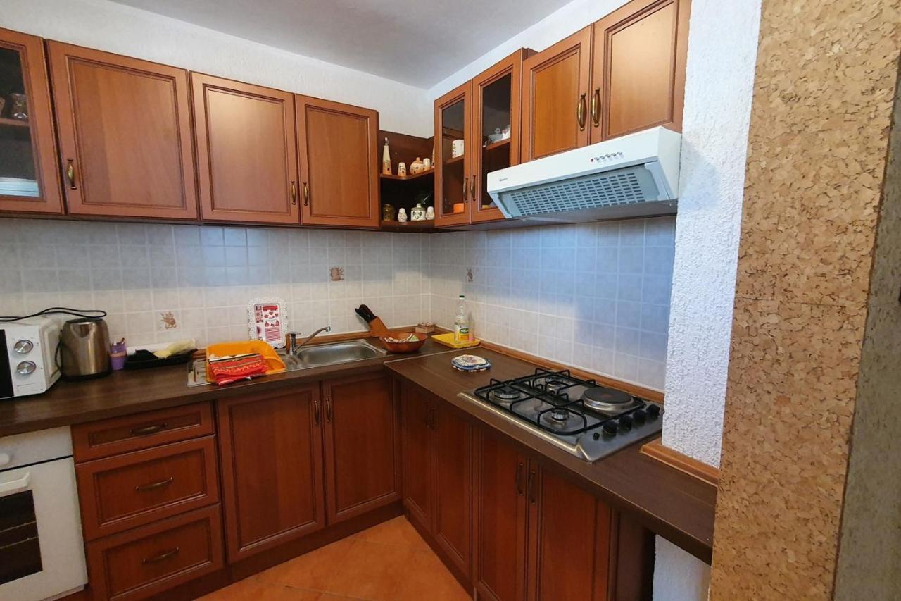 Apartment Mirella For 6 Persons Located In Central Istria Gradinje Dış mekan fotoğraf