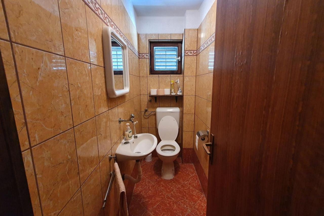 Apartment Mirella For 6 Persons Located In Central Istria Gradinje Dış mekan fotoğraf